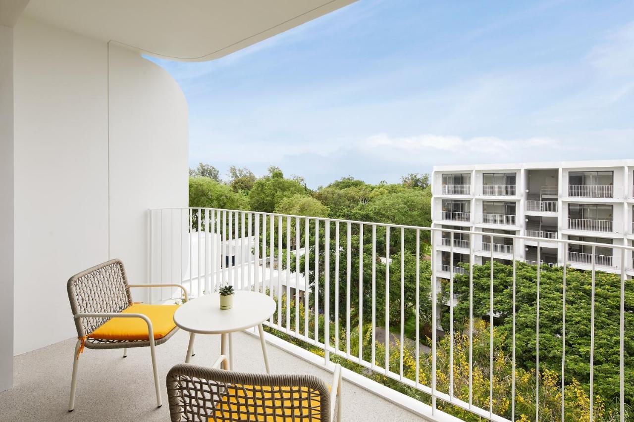מלון The Standard, הואה הין מראה חיצוני תמונה Balcony of a hotel room